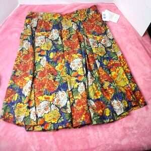 - Lularoe madison 2XL floral skirt NWT